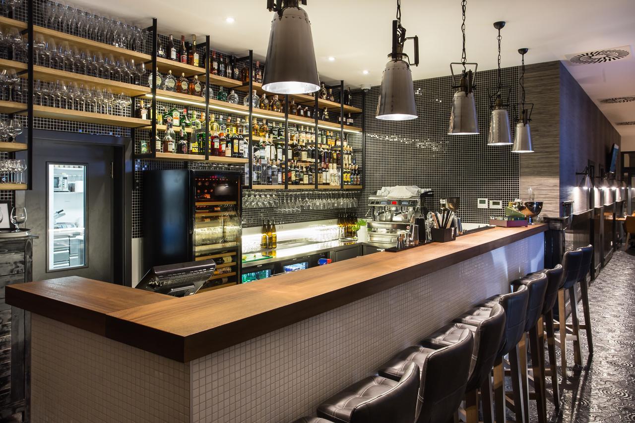 Barok Hotel And Apartments 布拉迪斯拉发 外观 照片