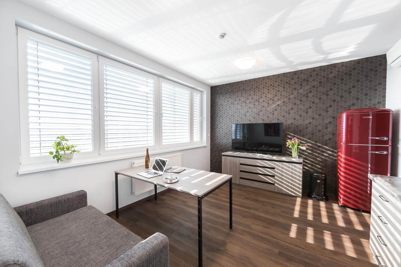 Barok Hotel And Apartments 布拉迪斯拉发 外观 照片