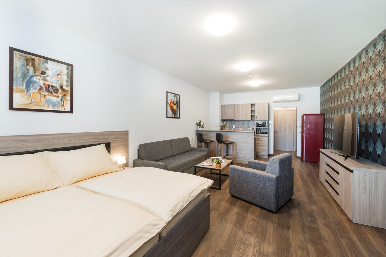 Barok Hotel And Apartments 布拉迪斯拉发 外观 照片