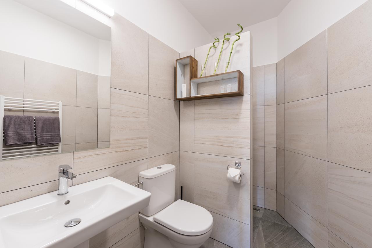 Barok Hotel And Apartments 布拉迪斯拉发 外观 照片
